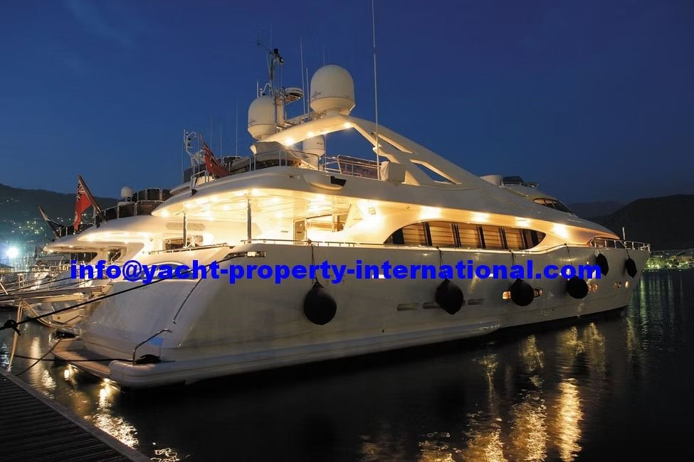 2003 Ferretti 34m — te koop — Na, Italy — photo 1 of 1