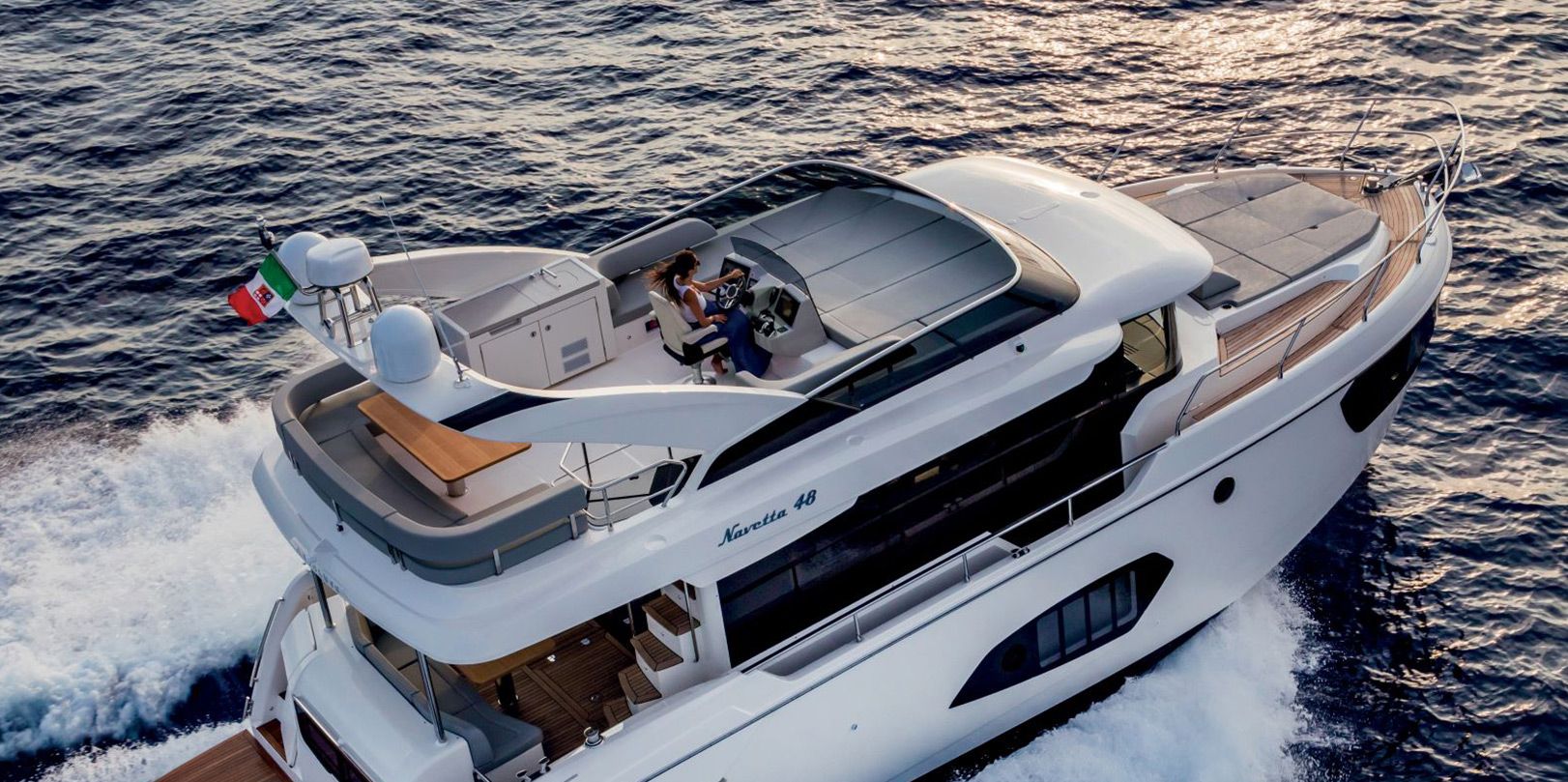 2021 Absolute Navetta 52 — in vendita — Miami, United States — photo 1 of 18