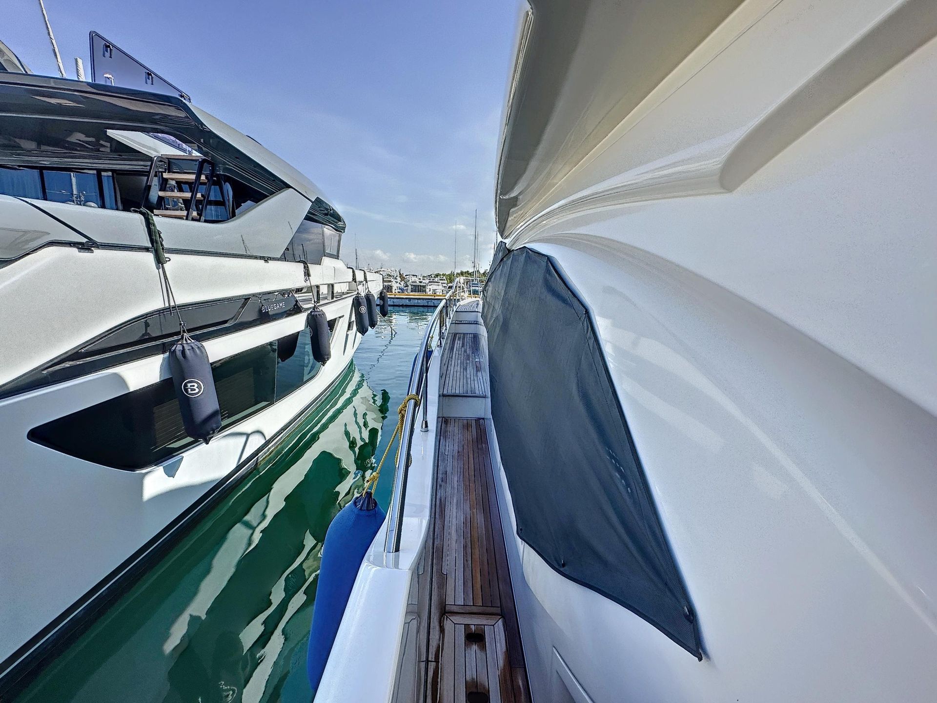 2009 Azimut 70 — en venta — Athens, Greece — photo 1 of 25