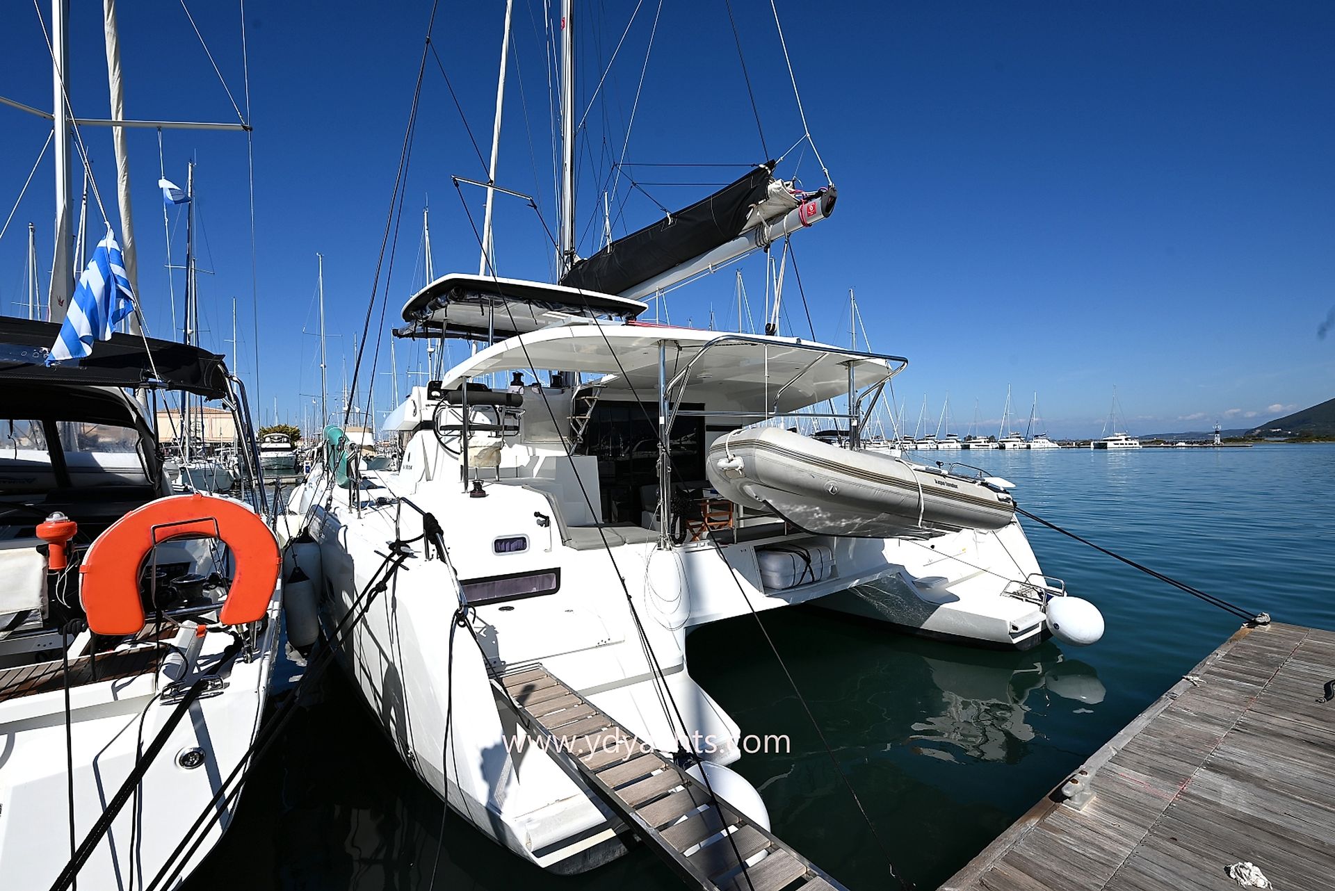 2019 Lagoon 42 — in vendita — Attica, Greece — photo 1 of 51