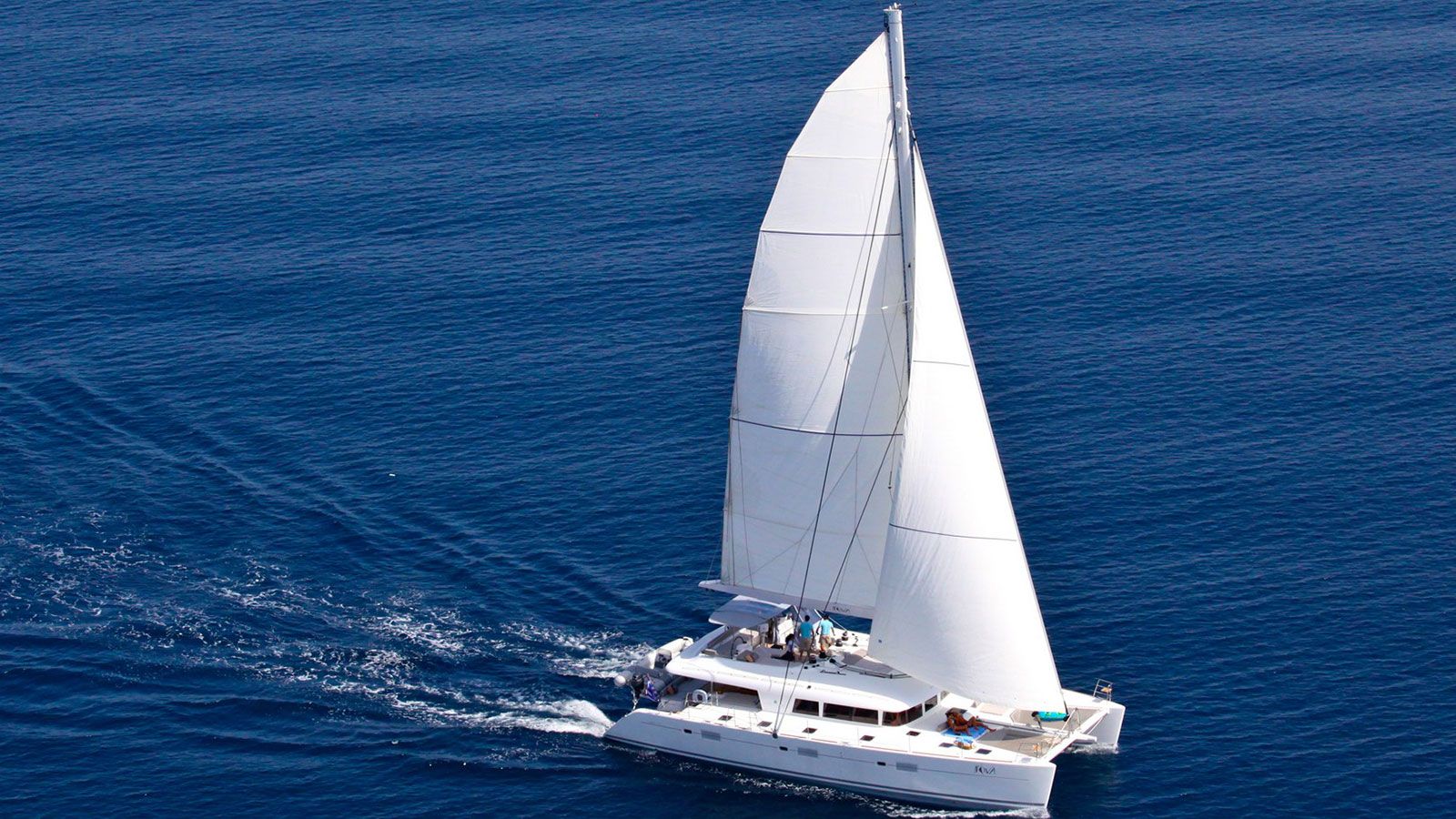 2011 Lagoon 620 — na czarter — Mykonos, Greece — photo 1 of 13
