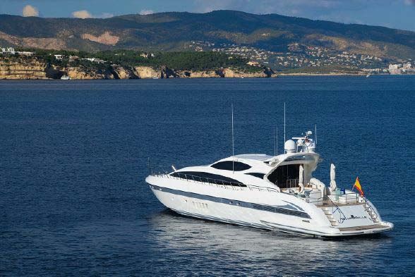 2005 Mangusta 105’ — te koop — Na, Spain — photo 1 of 18