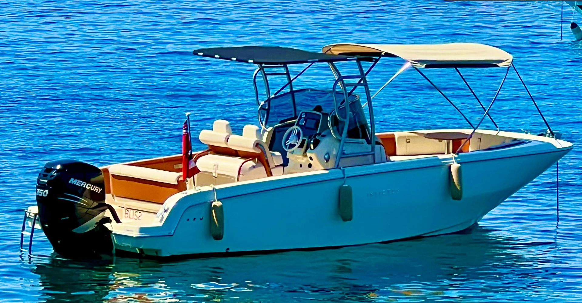 2019 INVICTUS 270FX — à vendre — Cannes, France — photo 1 sur 10