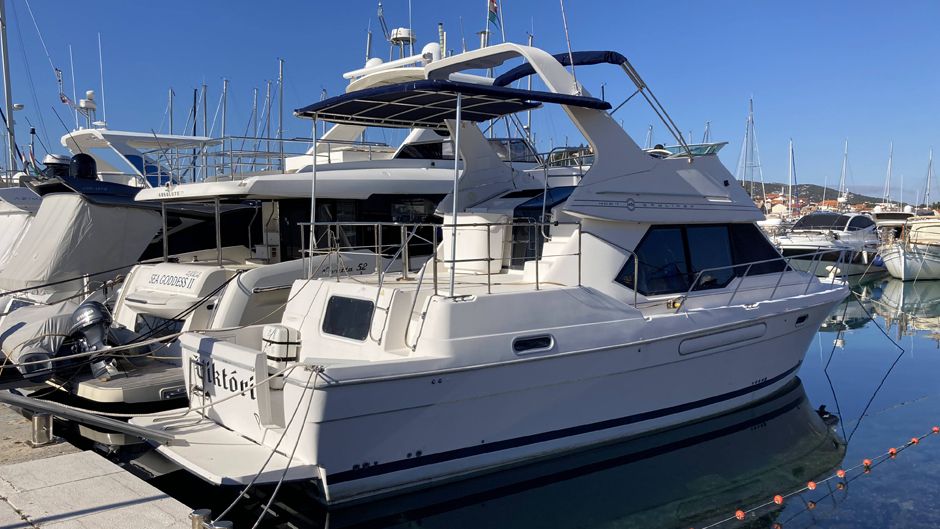 1997 Bayliner 4087 — for sale — Šibenik, Croatia — photo 1 of 8