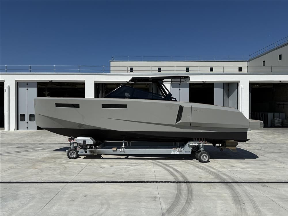 2025 Evo Yachts R4 — en venta — Spain — photo 1 of 13