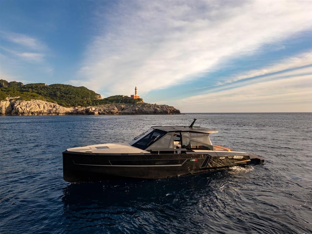 2025 Evo Yachts R4 — te koop — Gibraltar — photo 1 of 20