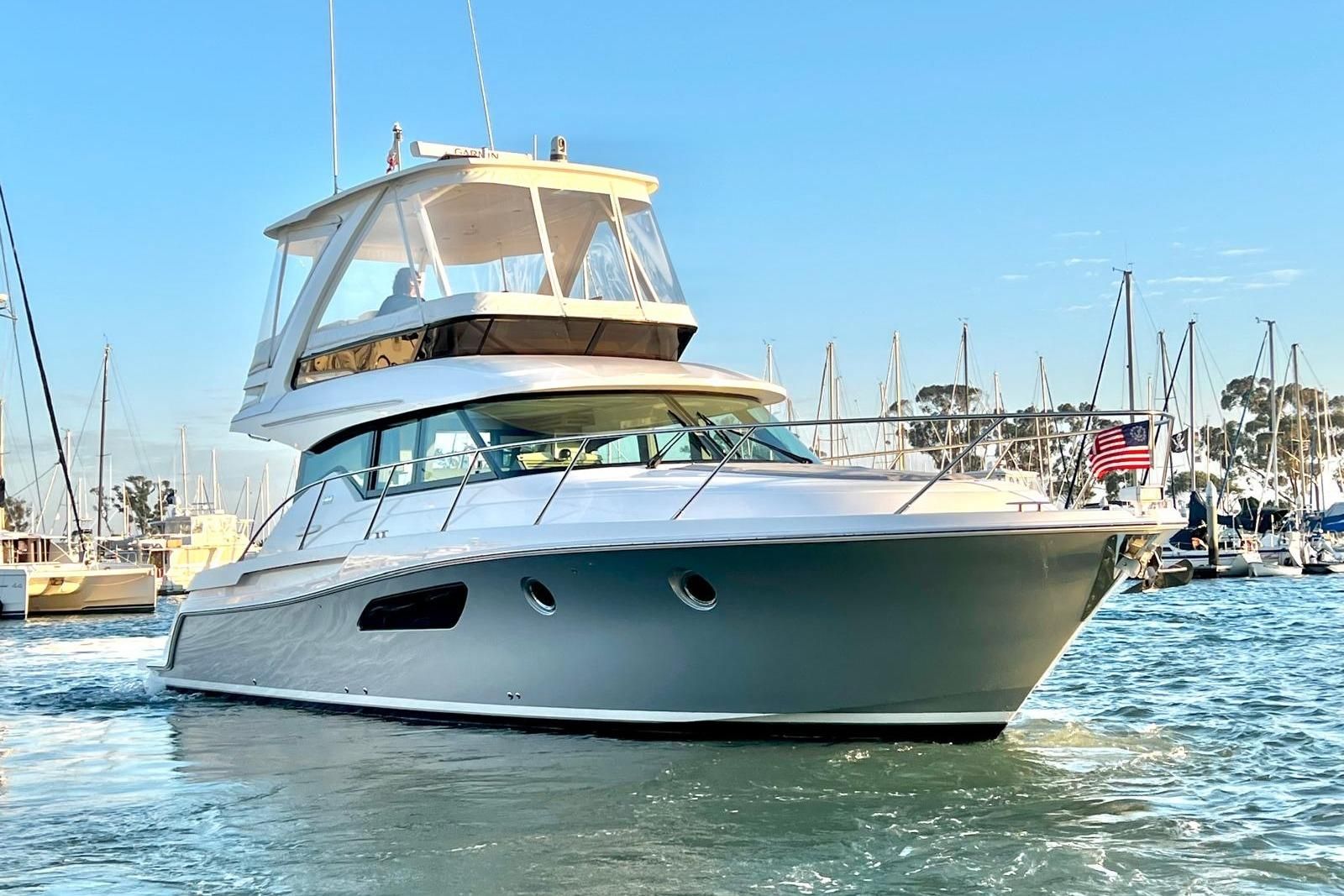 2019 Tiara Yachts F44 Flybridge — à vendre — Dana Point, United States — photo 1 sur 69