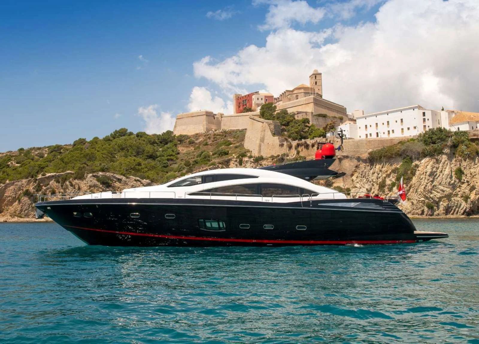 2010 Sunseeker Predator 84 — na sprzedaż — Na, Italy — photo 1 of 1