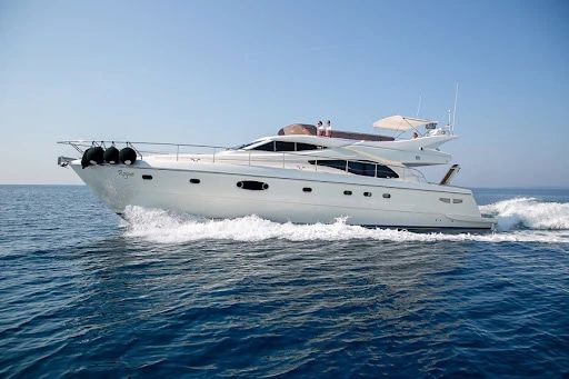 2004 FERRETTI 590 — na sprzedaż — Na, Italy — photo 1 of 1