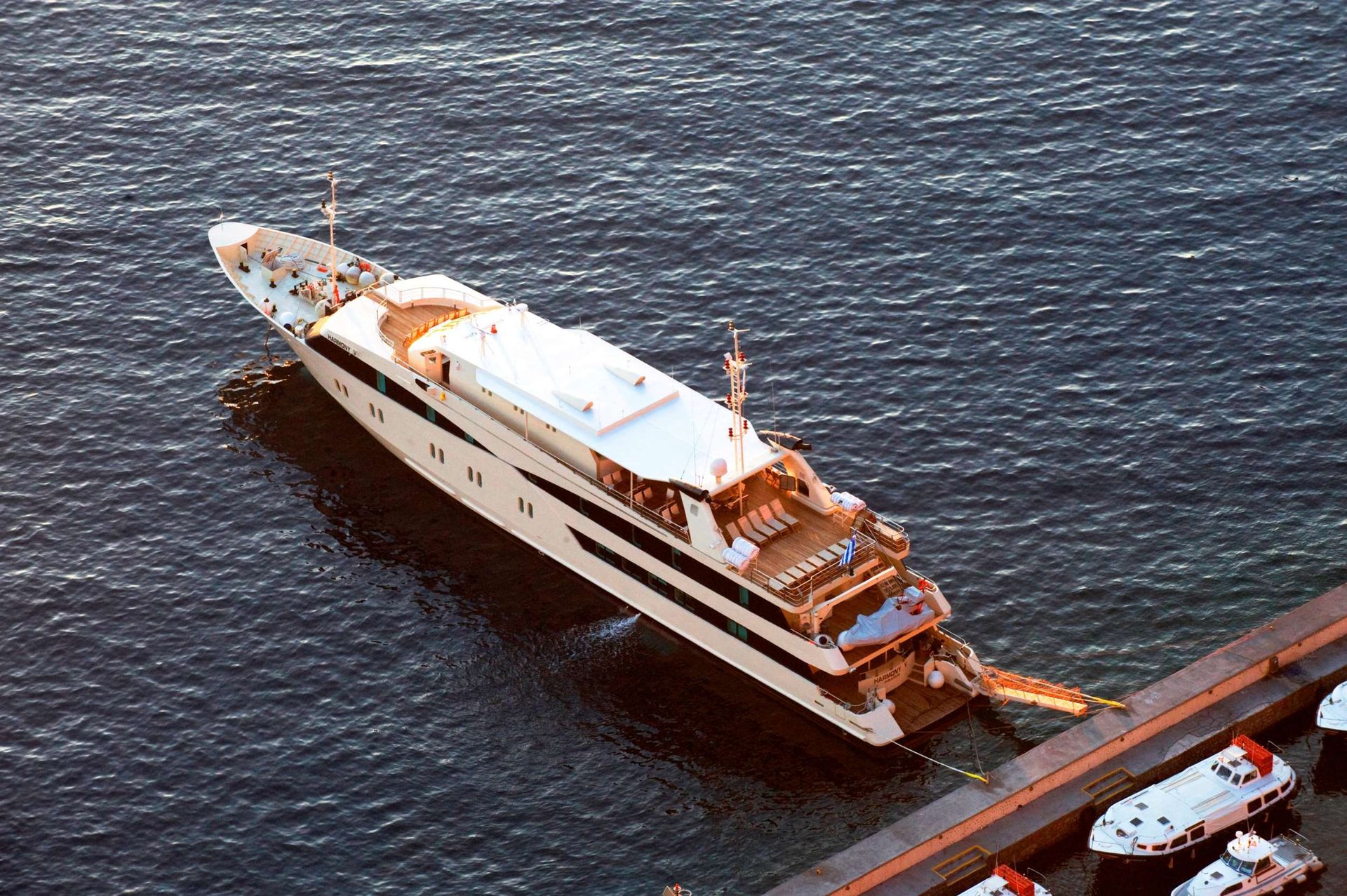 2009 Custom Harmony V — a noleggio — Rome, Italy — photo 1 of 12