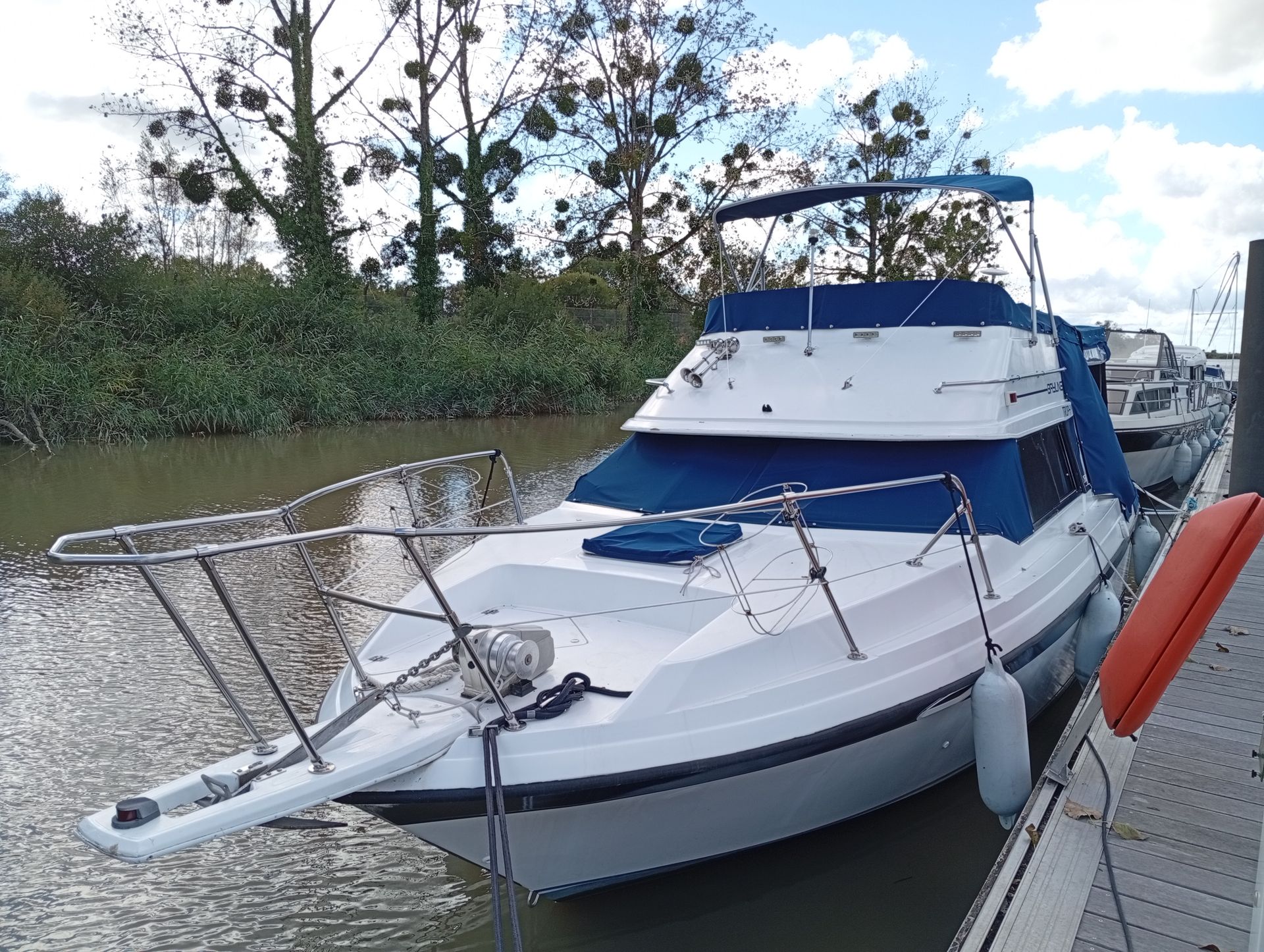 1988 Bayliner Trophy 2560 — à venda — Arzal, France — photo 1 of 41