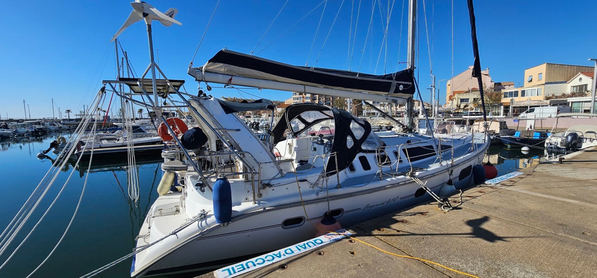 1999 Hunter Marine 410 Legend — in vendita — Martigues, France — photo 1 of 69