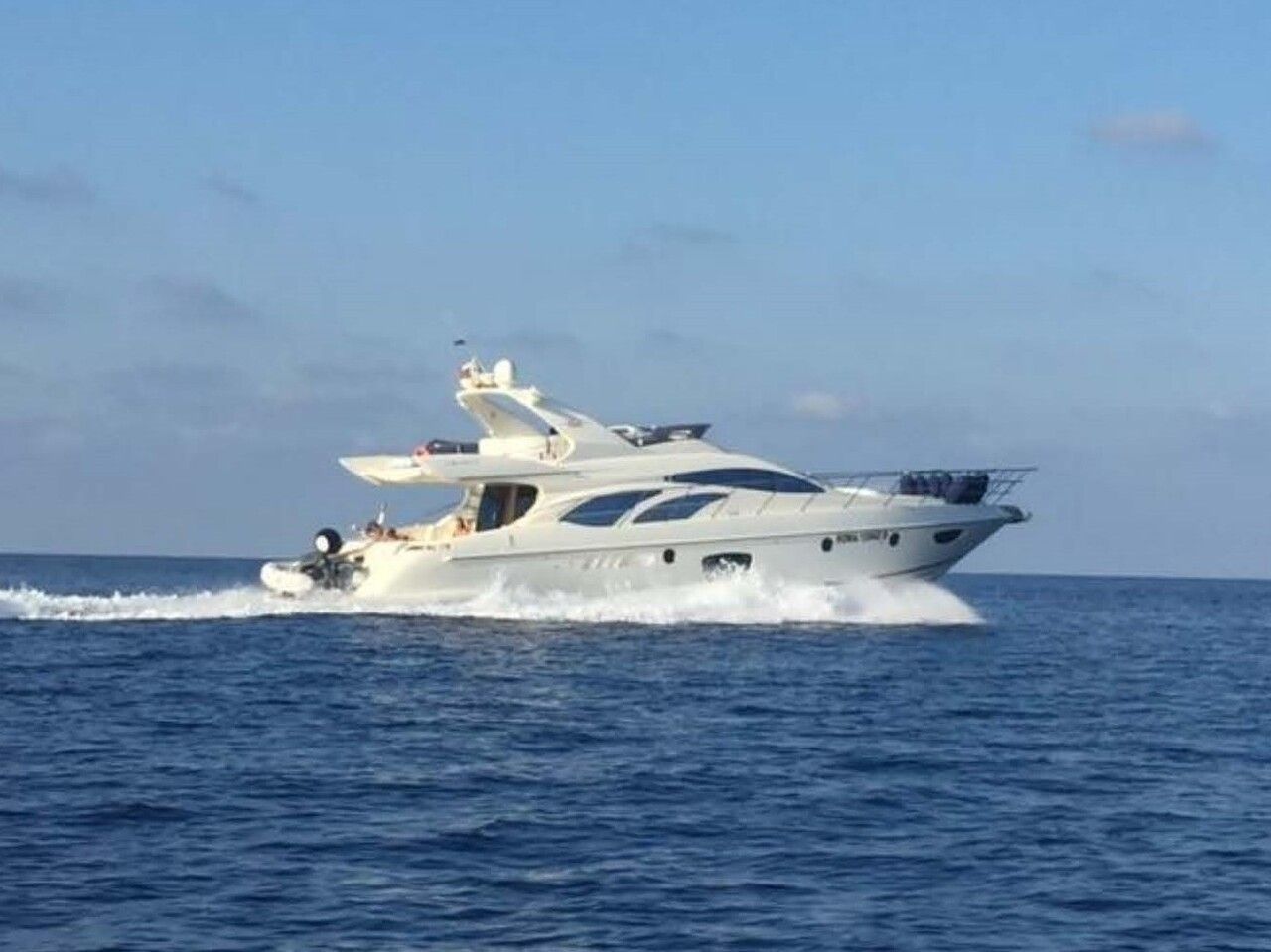 2007 Azimut 65 Flybridge — en venta — Italy — photo 1 of 14