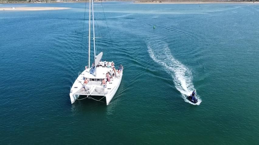 2006 Lagoon 440 — en alquiler — Marina de Lagos - Algarve, Portugal — photo 1 of 10