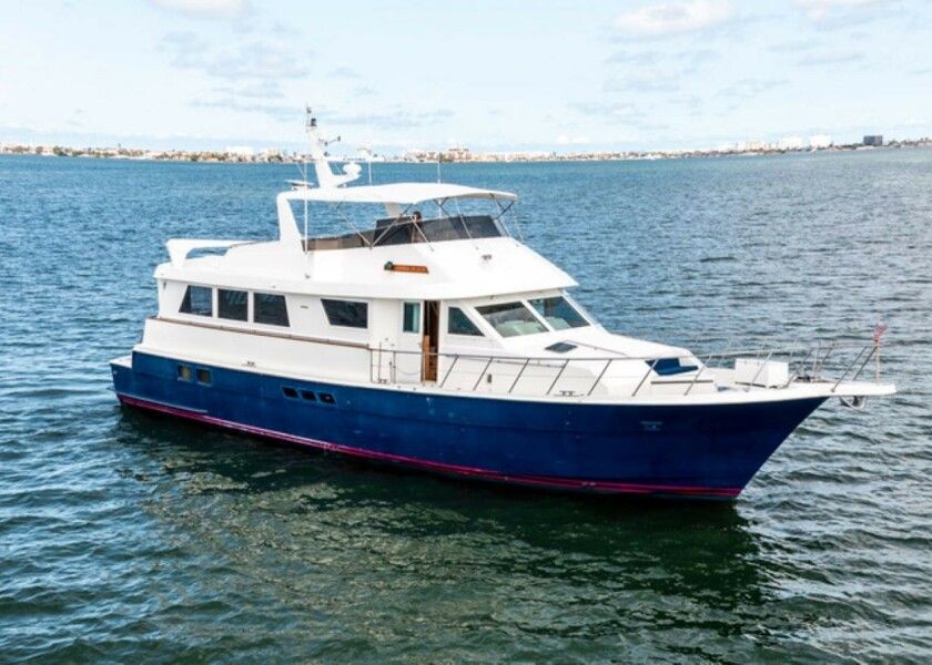 1994 Hatteras Cockpit Motoryacht — à vendre — St. Petersburg, United States — photo 1 sur 34