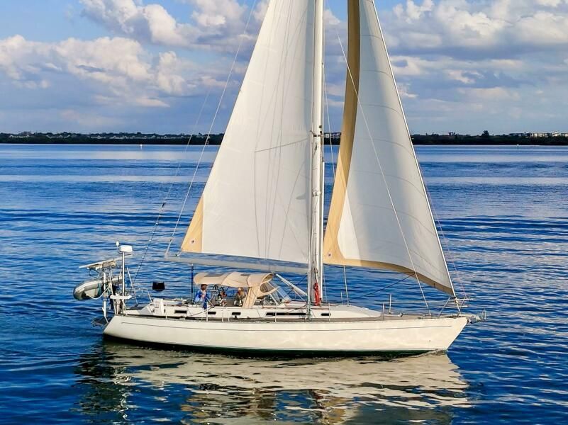 1991 Oyster Lightwave 48 — in vendita — St. Petersburg, United States — photo 1 of 99