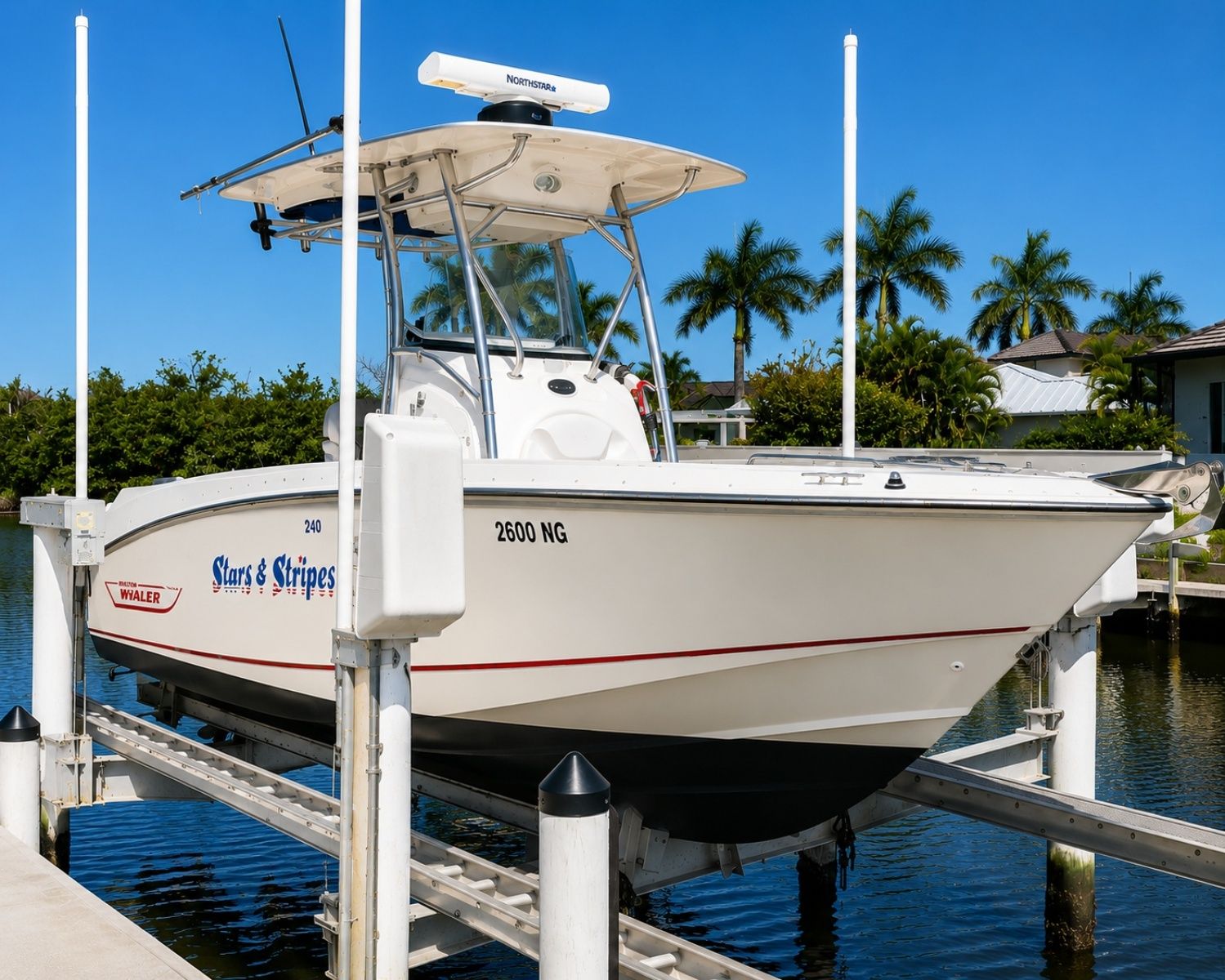 2006 Boston Whaler 240 Outrage — à vendre — Punta Gorda, United States — photo 1 sur 13