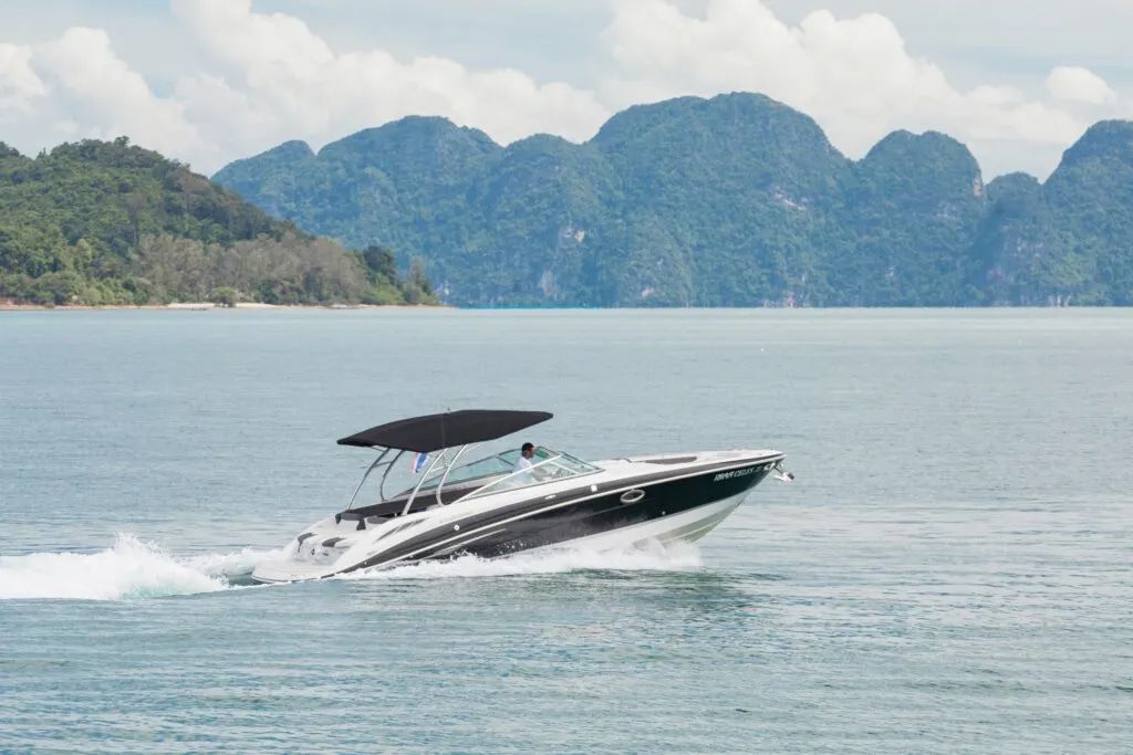 2021 Four Winns 310 — à louer — Phuket, Thailand — photo 1 sur 5