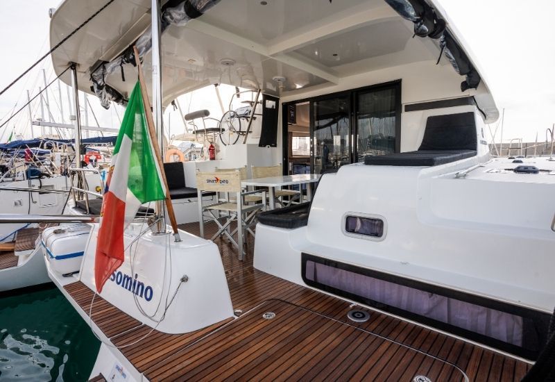 2020 Lagoon 42 — zu chartern — Marina Cala de Medici, Italy — photo 1 of 16