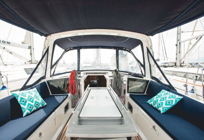 2019 Beneteau Oceanis 41.1 — zu chartern — Marina Cala de' Medici, Italy — photo 1 of 11