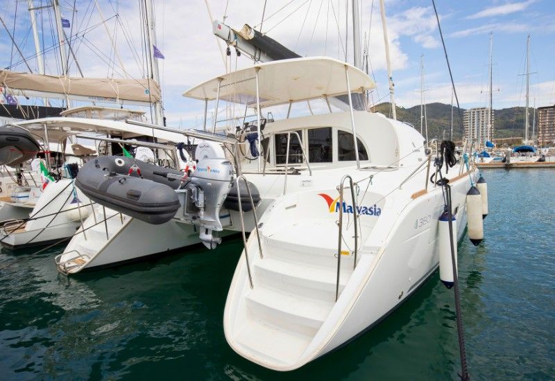 2019 Lagoon 380 — zu verkaufen — Marina d'Arechi, Italy — photo 1 of 16