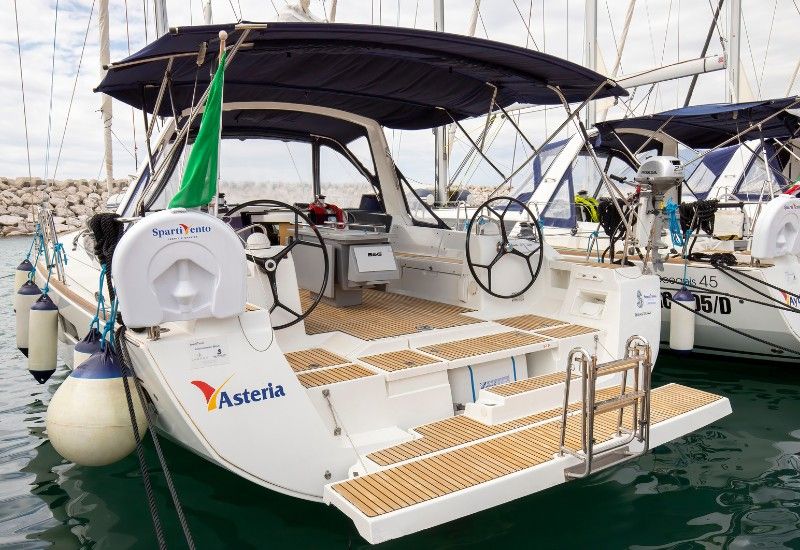 2019 Beneteau Oceanis 45 — zu chartern — Salerno, Italy — photo 1 of 10