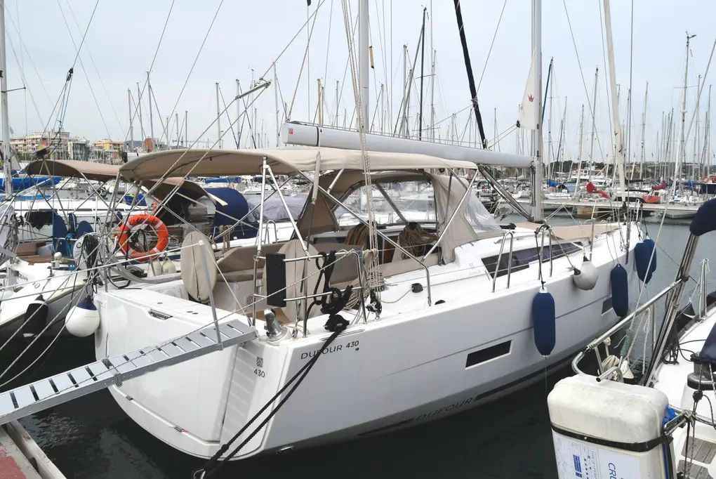 2021 Dufour Yachts Dufour 430 — in vendita — Altea, Spain — photo 1 of 63
