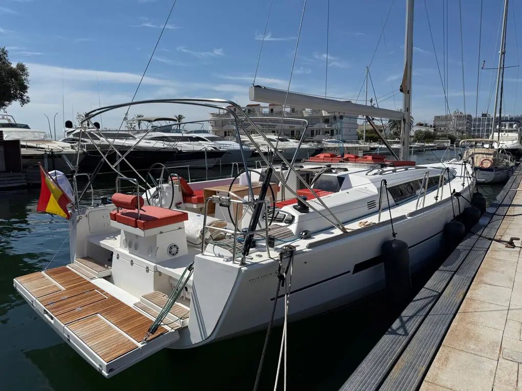 2015 Dufour Dufour 382 — zu verkaufen — Altea, Spain — photo 1 of 54