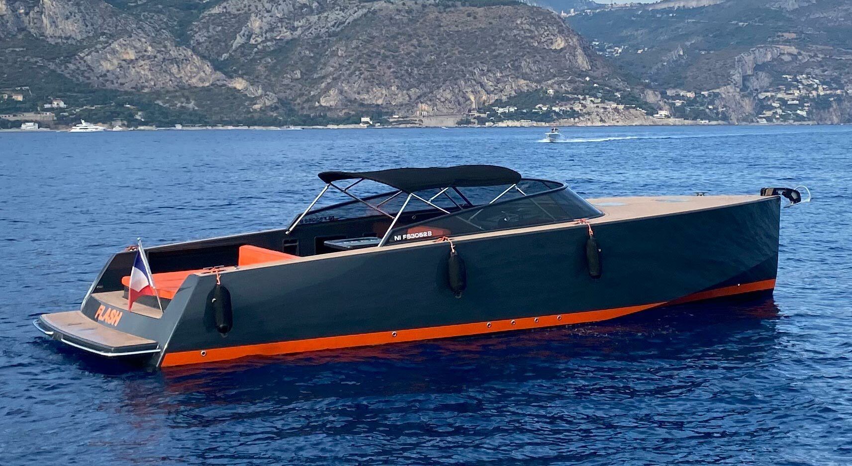2011 VANDUTCH 40 — in vendita — Golfe Juan, France — photo 1 of 6