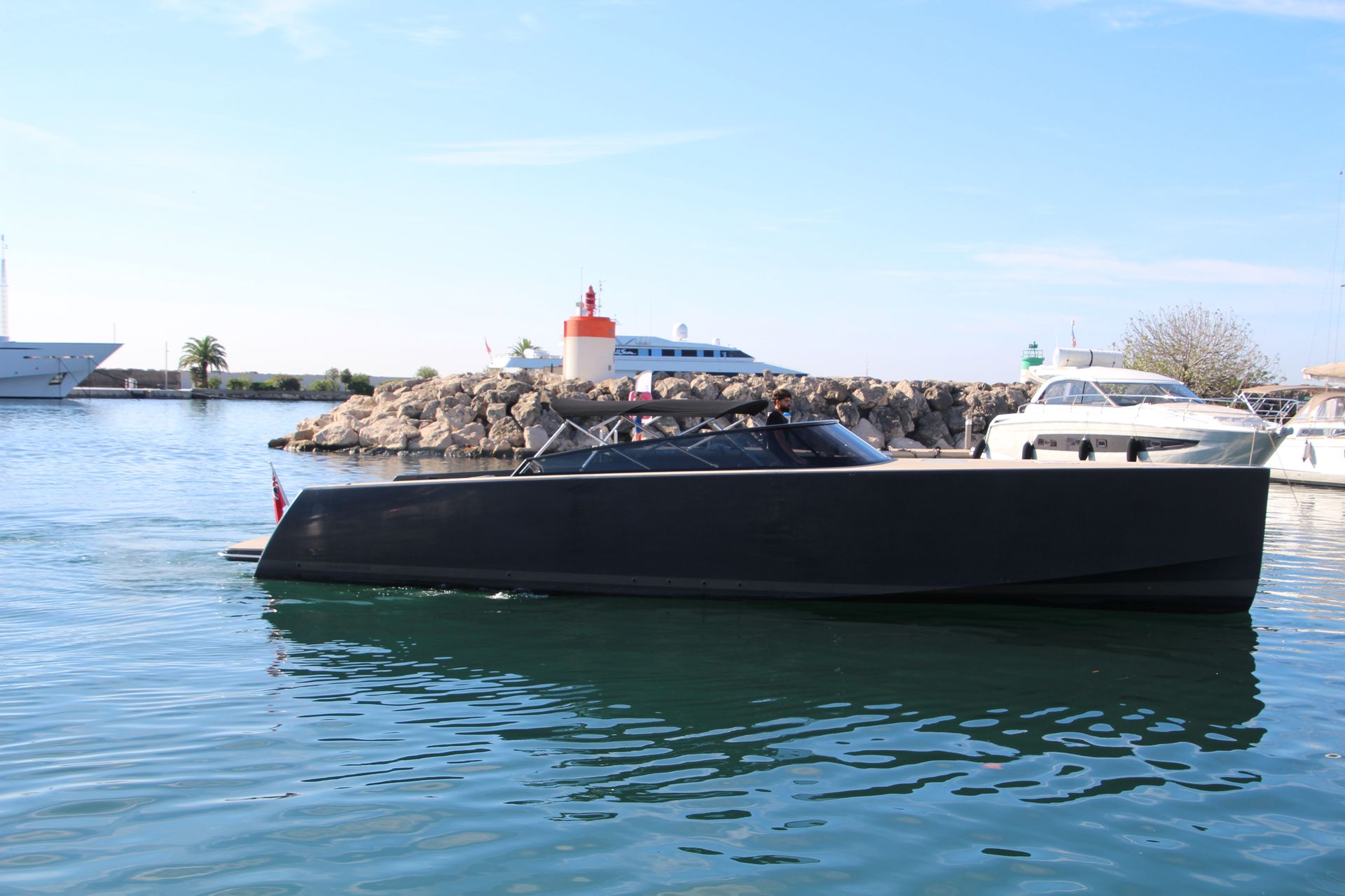 2011 VANDUTCH 40 — zu verkaufen — Golfe Juan, France — photo 1 of 16
