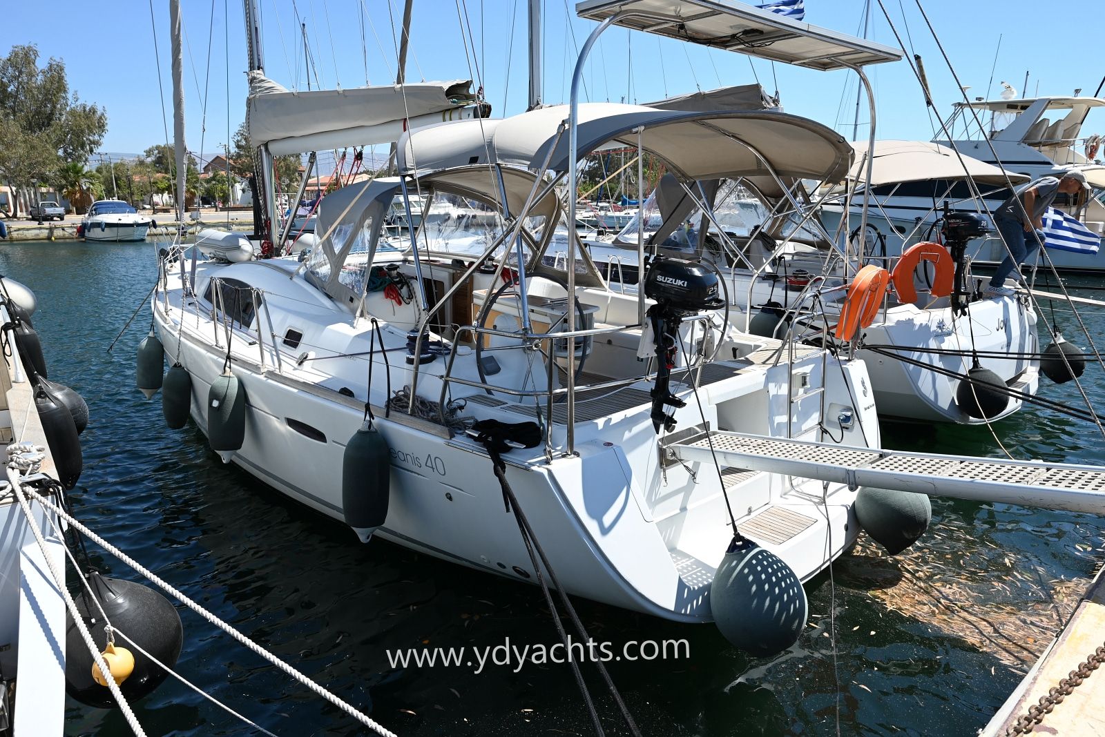2010 Beneteau Oceanis 40 — in vendita — Athens, Greece — photo 1 of 43