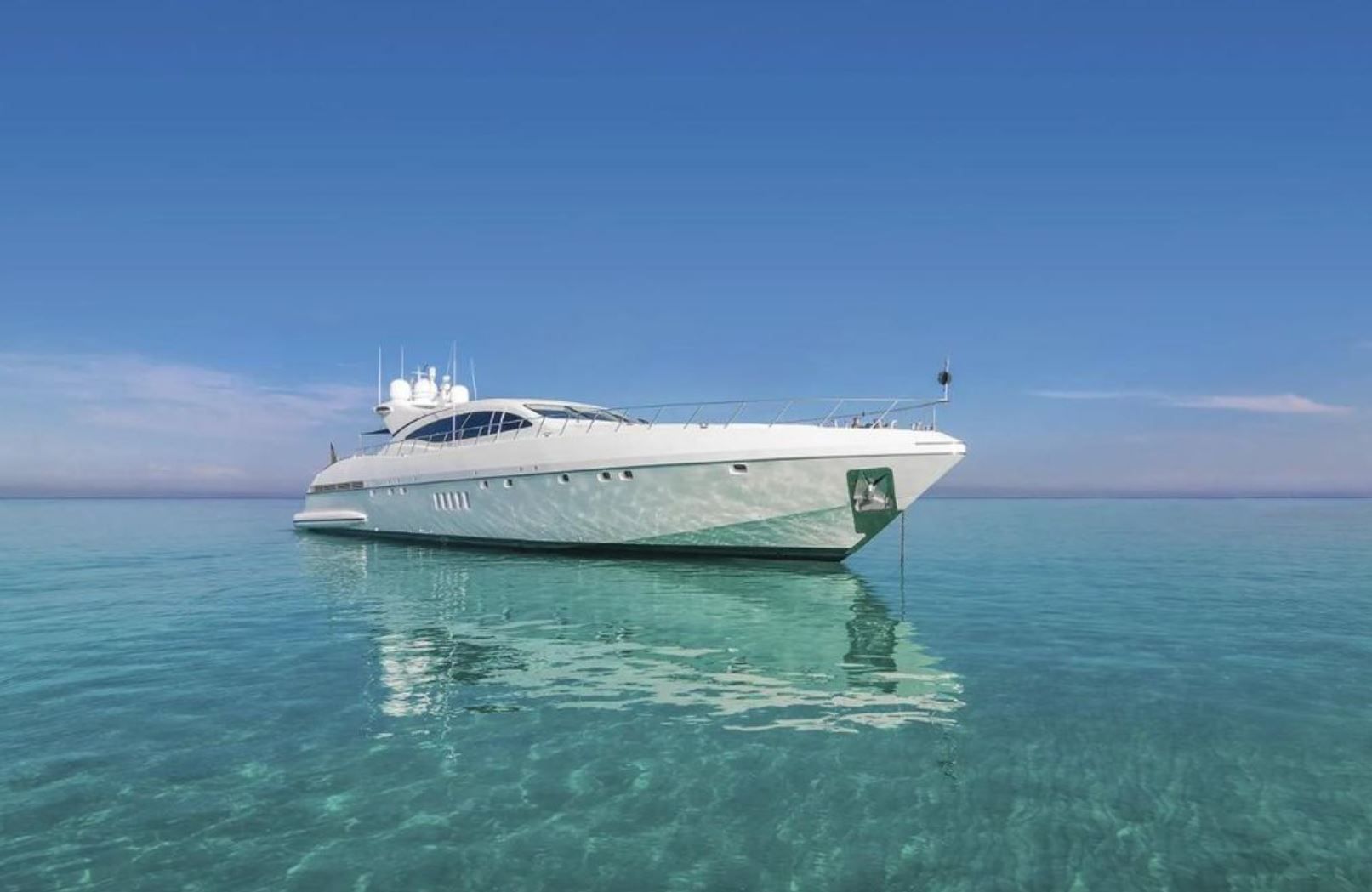 2003 Overmarine Group SPA Mangusta 108 — zu verkaufen — Pisa area, Italy — photo 1 of 20
